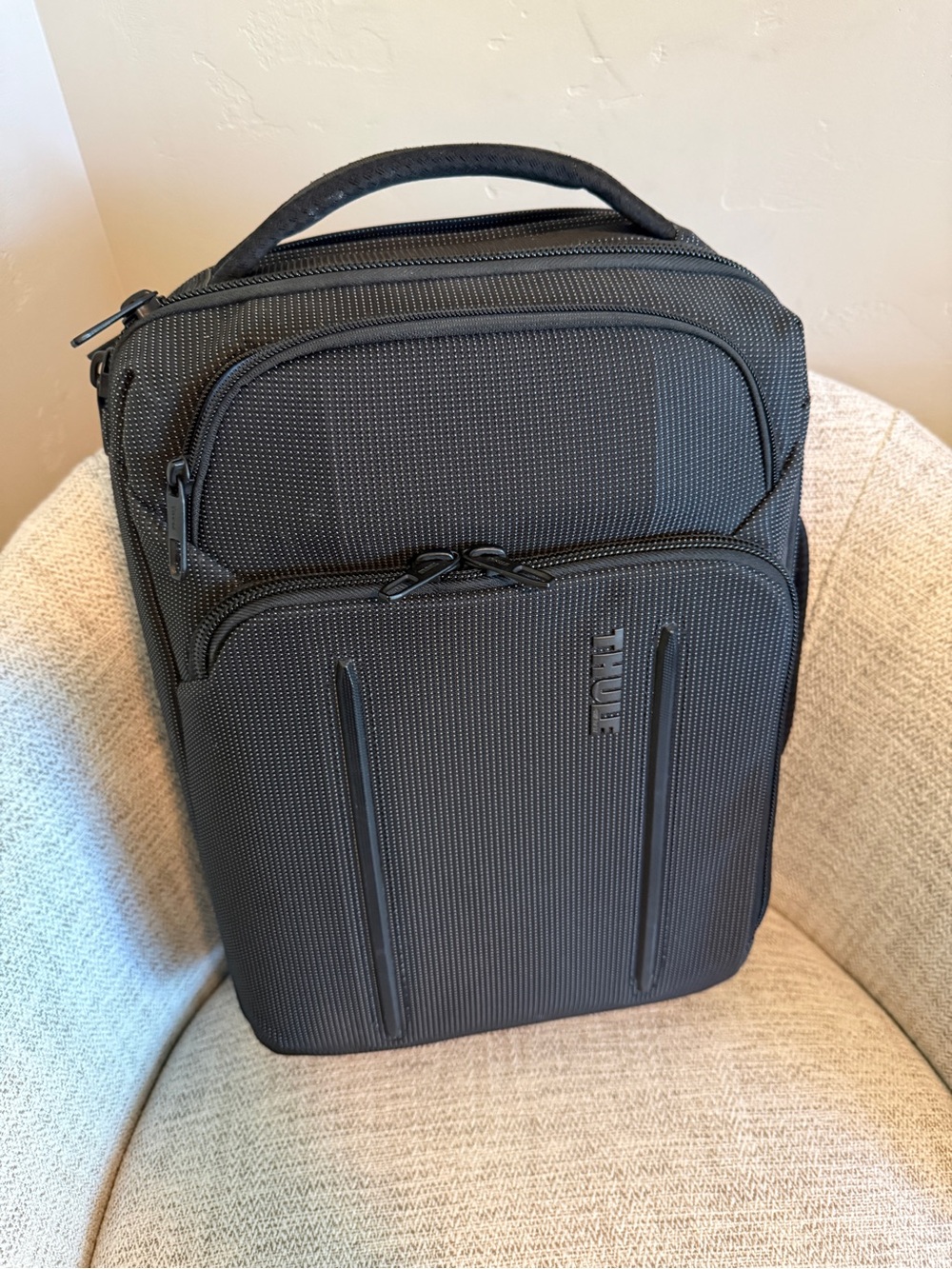Thule Crossover 2 convertible professional laptop bag 15.6 black NWT